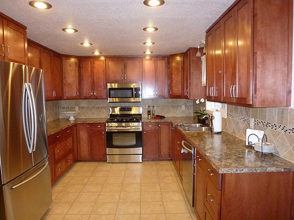 Abundant light & cupboards