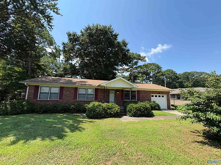 125 Meadow Dr — Photo 1