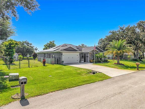 3rd image of 108 OAK KNOLLS CIRCLE