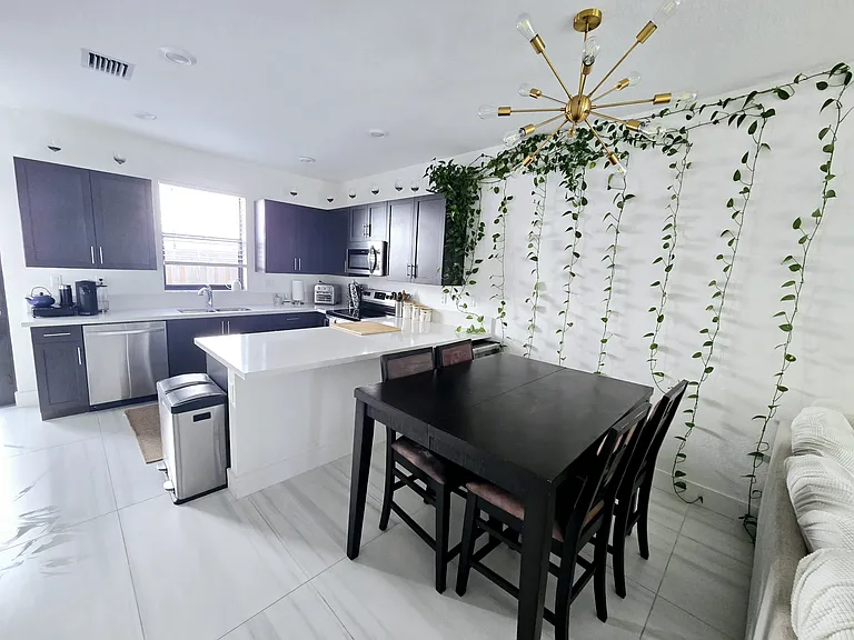 518 SW 19th Way #518 — Photo 5