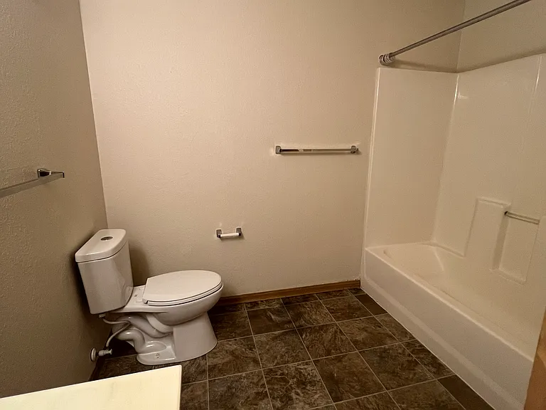 Whispering Heights Apartments — Photo 9