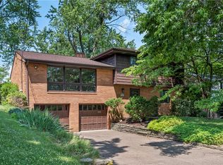 111 Abington Dr, Pittsburgh, PA 15216