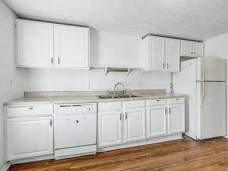 5606 W 17th Ave — Photo 10