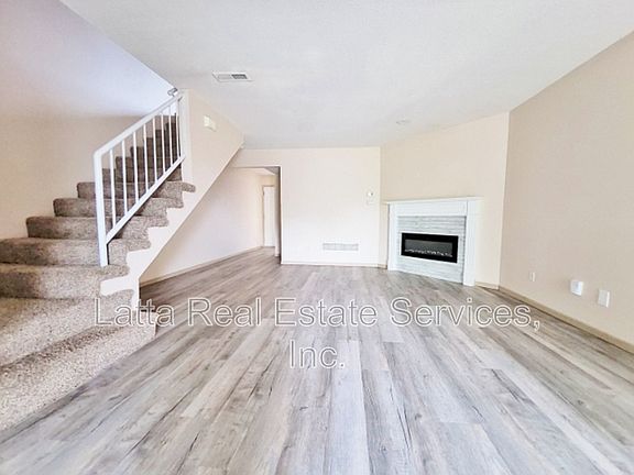 4th image of 3215 SW Iron Creek Dr