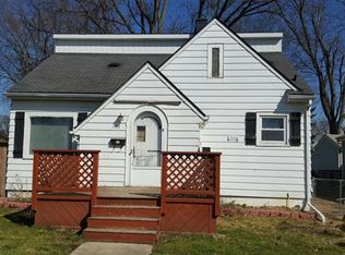 722 Parkway Ave, Elgin, IL 60120