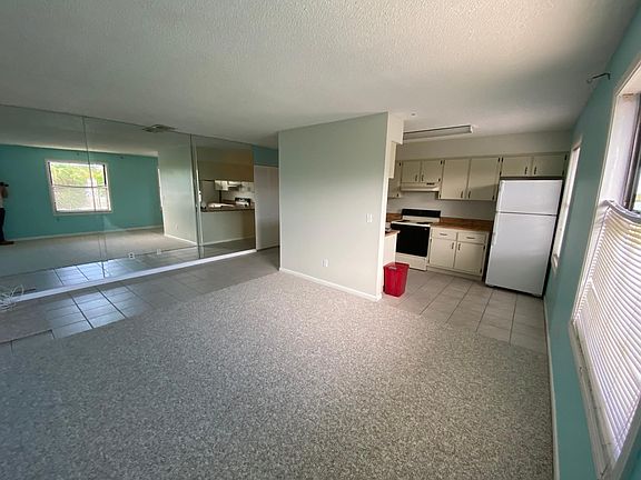 3rd image of 1821 Seaway Dr APT E