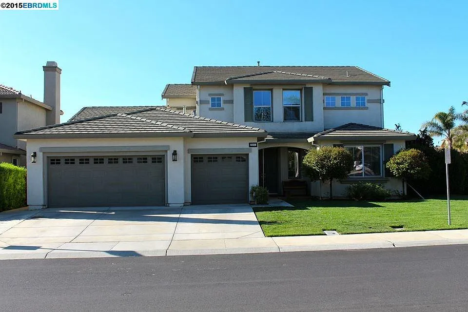2157 Bridgeport Loop photo 1