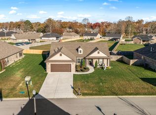 164 Spring Breeze Dr, Tullahoma, TN 37388