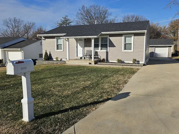 11113 Golf Crest Dr, Saint Louis, MO 63126