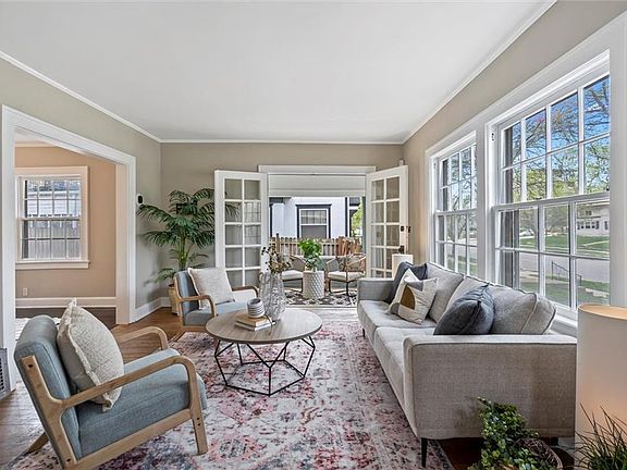 5th image of 6133 Brookside Blvd