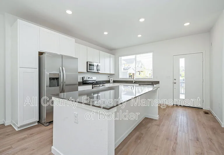 1432 Sanitas Ln — Photo 3