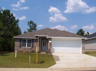 202 Thistlewood Dr, Dothan, AL 36301