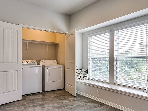 5th image of 159 Wainscot Oak Way