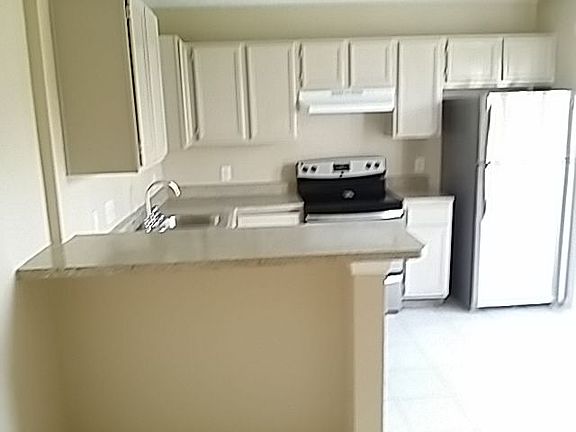 5th image of 7710 Ellis Dr