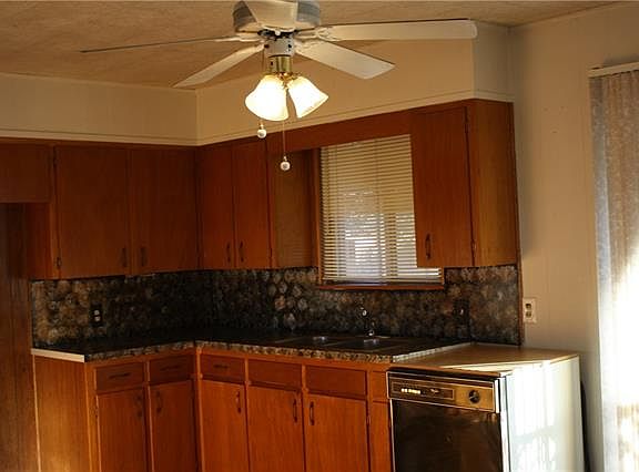 5th image of 2409 W Wallace St