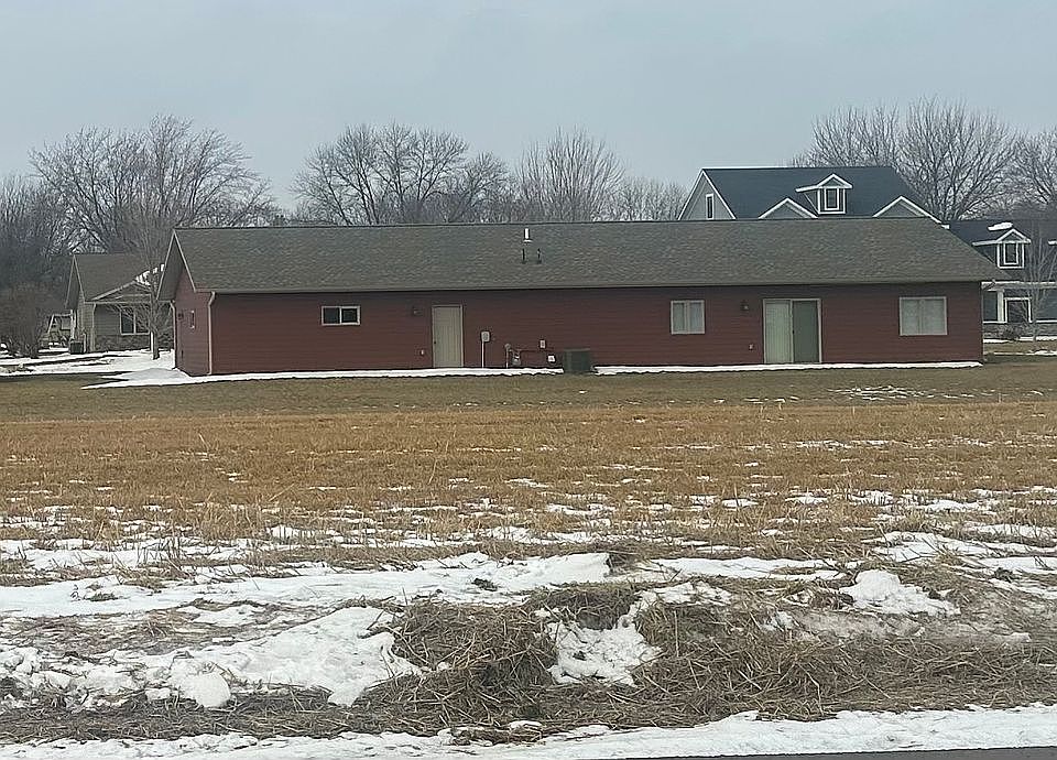 2nd image of 1103 Adams Dr