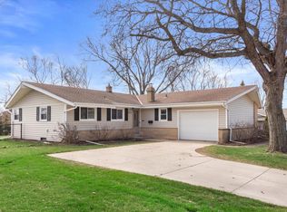 5175 Maplewood Dr, Greendale, WI 53129