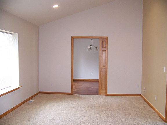 3rd image of 1257 NE Hoffs Dr