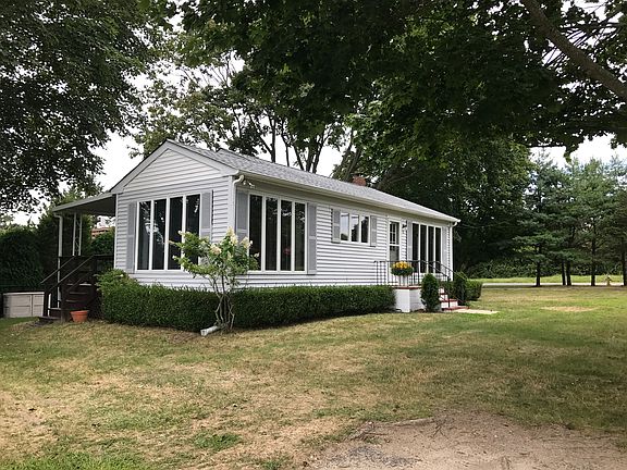 2nd image of 3 Old Fort Ln