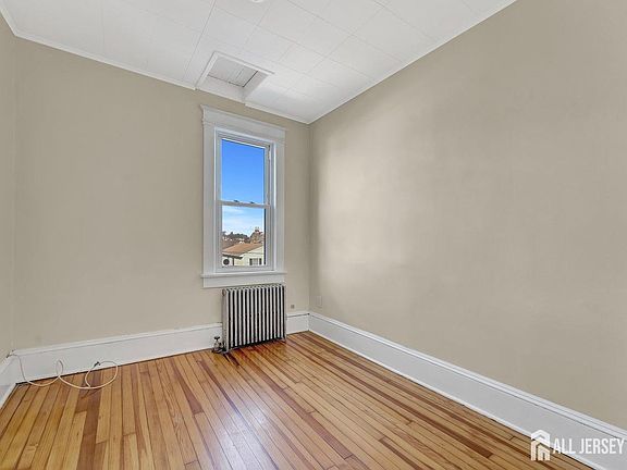 5th image of 329 George St Floor 2