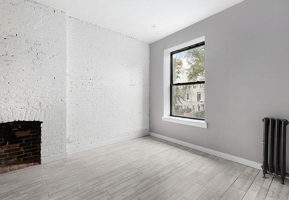3rd image of 65 Bruckner Blvd APT 2