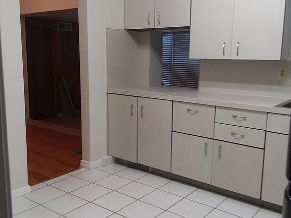 5th image of 337 W Tidewater Cir