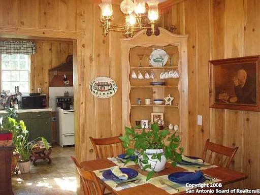 4th image of 1708 County Road 4106