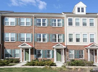 51 Landmark Ln UNIT 1024, Fair Lawn, NJ 07410