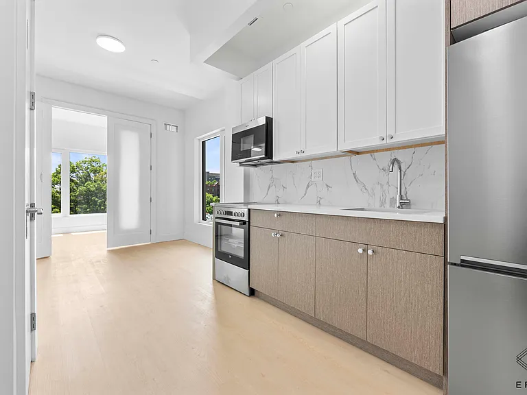 833 Maple St #4D — Photo 3