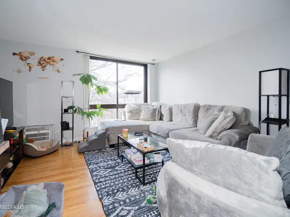 2201 N Cleveland Ave APT 501, Chicago, IL 60614