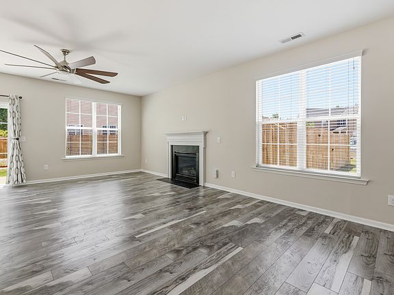Gas fireplace