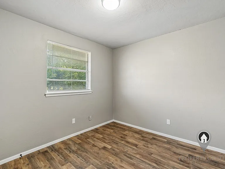 324 NW 89th St — Photo 22