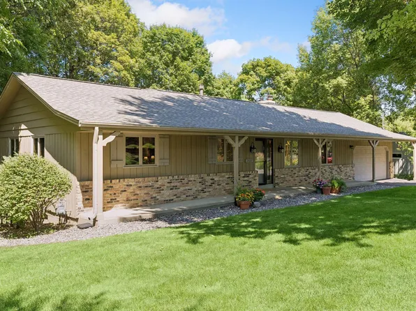17380 Hampton Ct, Minnetonka, MN 55345