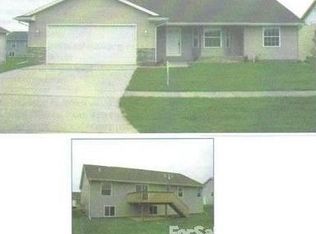 2373 49th Street Ct, Marion, IA 52302