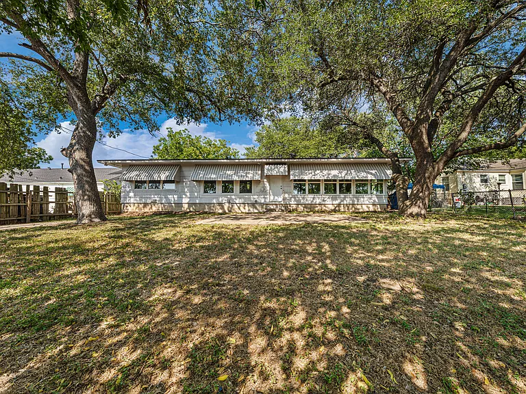 32300 Proctor Ave — Photo 52
