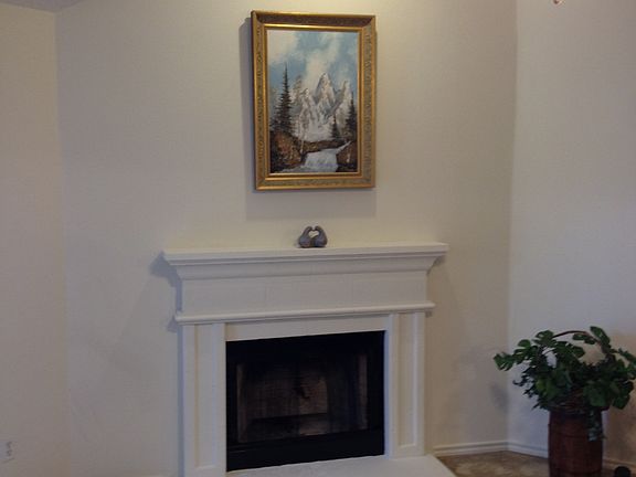 FIRE PLACE . 10' TALL ROOMS