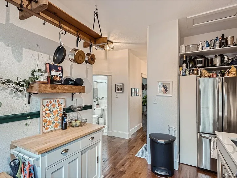 370 N Sherman St — Photo 1