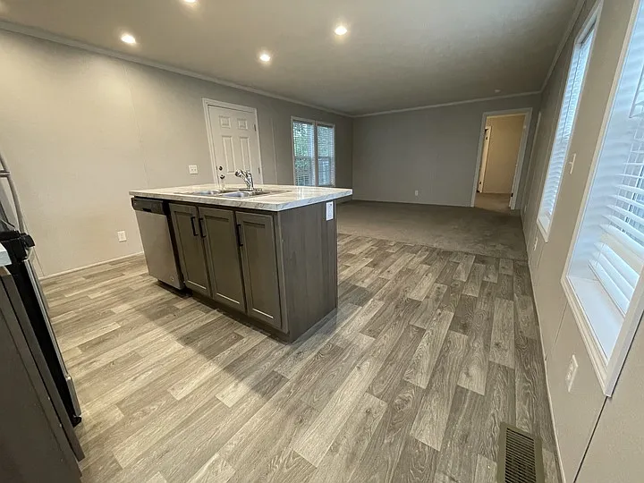 38000 Le Chateau Blvd #124 — Photo 18