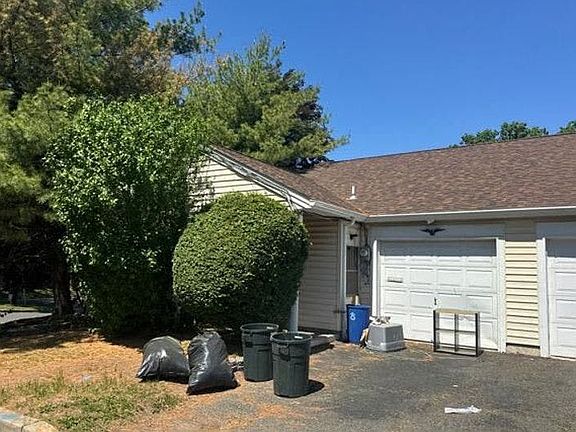 2nd image of 102 Waldorf Pl