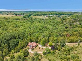 17870 Old Orchard Trl, Charlevoix, MI 49720