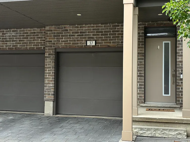 2070 Meadowgate Blvd #37 — Photo 2