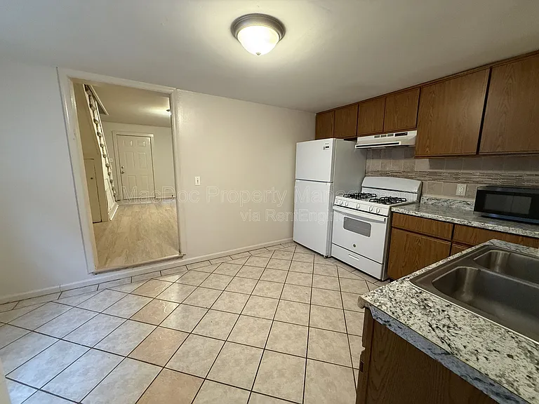 1414 Princess Anne St — Photo 10