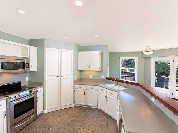 2nd image of 14199 Hanson Cir
