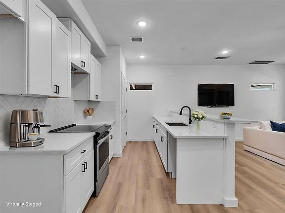 5th image of 8409 Mahalia Dr Unit A/b