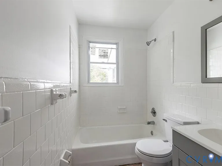 1806 Sussex St — Photo 31