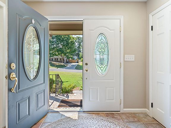 5th image of 1808 Pinehurst Ln