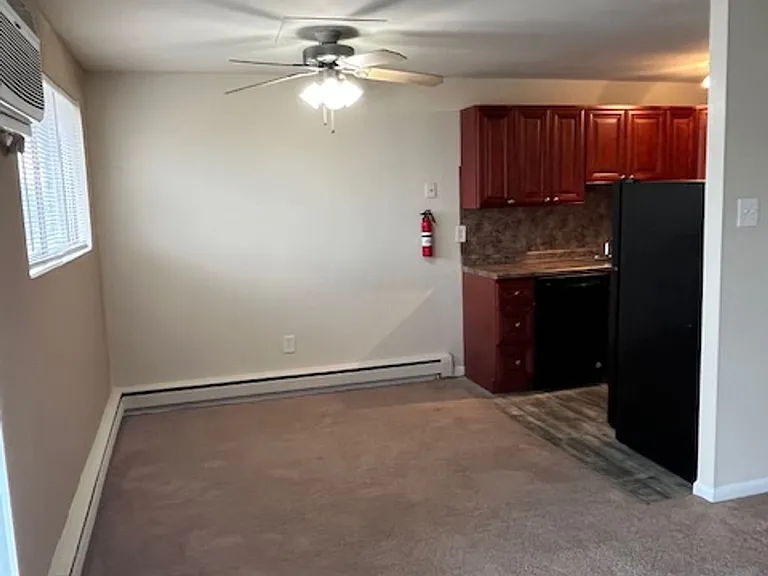 Springview Garden Apartments — Photo 16