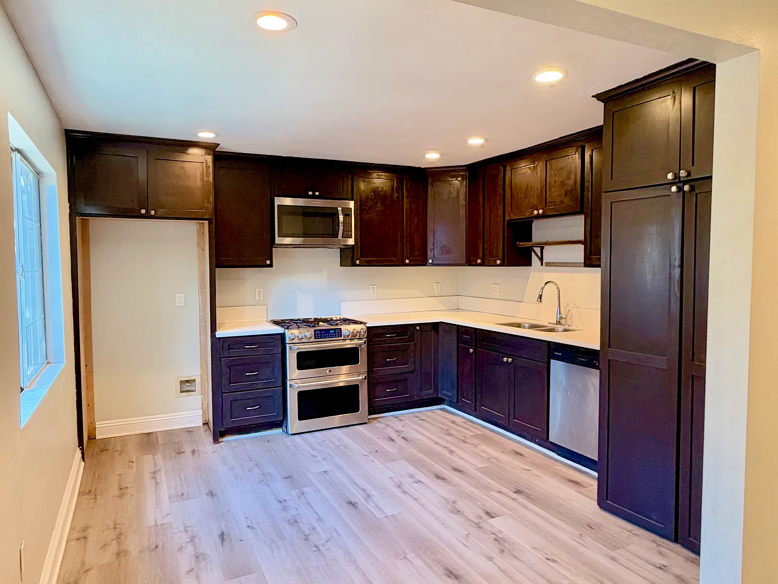 4614 Fisher St — Photo 2