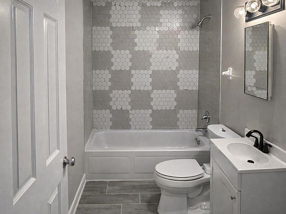 4th image of 3300 Keystone Ave