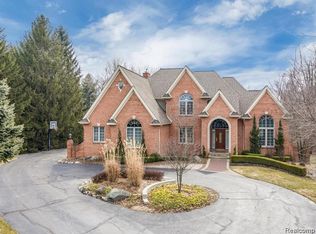 4555 Valley View Point, Rochester, MI 48306